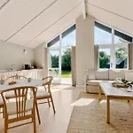 度假居 5 Bedroom Stunning In